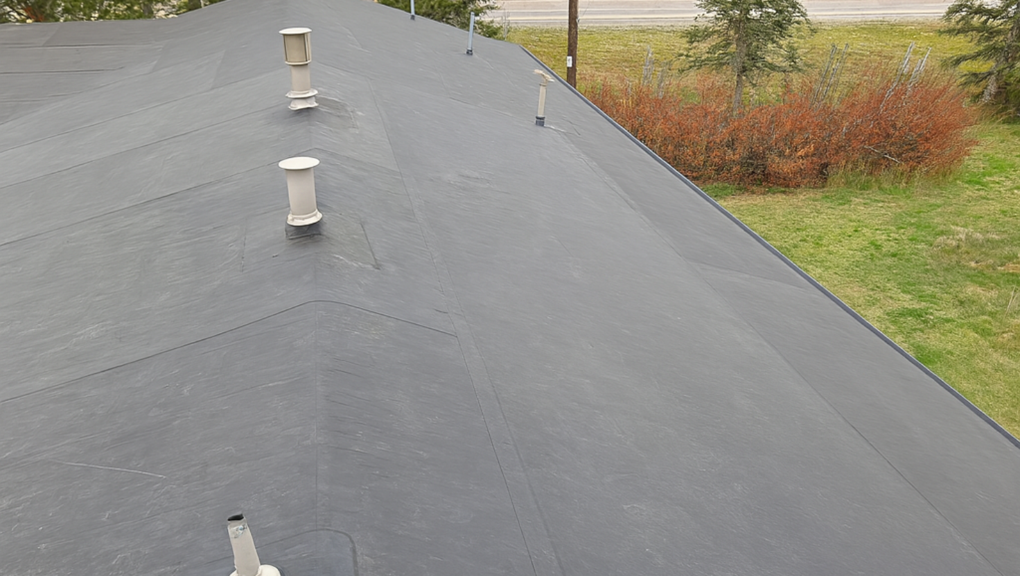 EPDM Roofing Contractors Near Me Pete’s Builders WY & NE